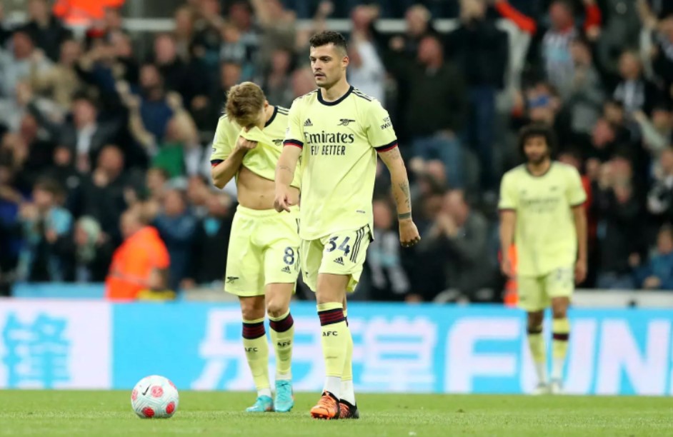 Ảnh bài viết Arsenal văng khỏi top 4: Những trái tim yếu đuối