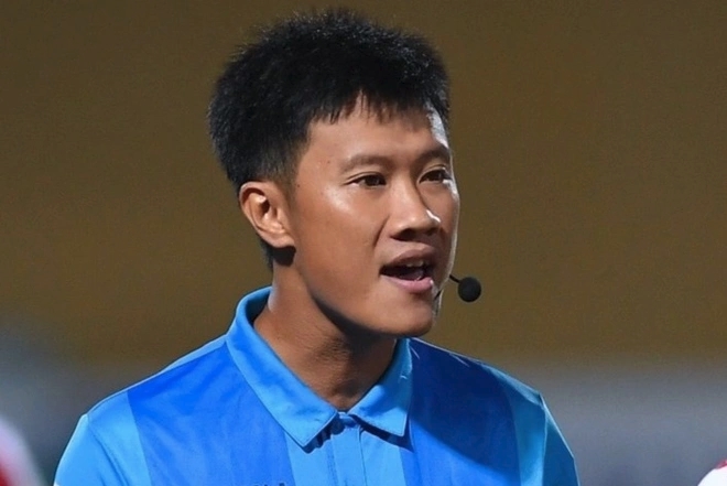 Ảnh bài viết VFF bảo vệ trọng tài rút thẻ đỏ trong thất bại của SLNA