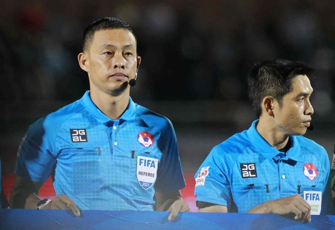 Ảnh bài viết Tranh cãi quanh trọng tài FIFA Việt Nam