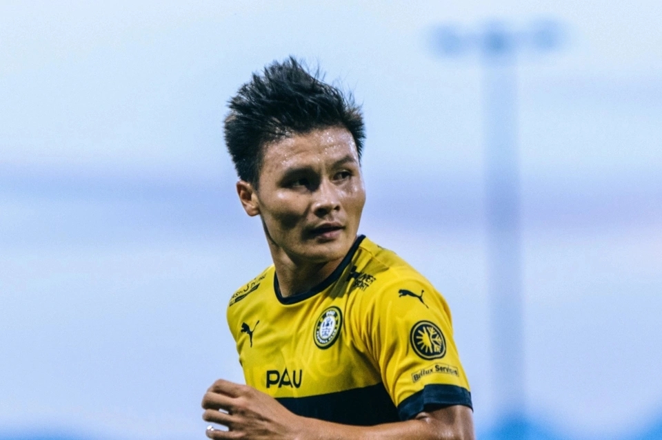 Ảnh bài viết Vì sao Quang Hải đang trở thành người thừa tại Pau FC