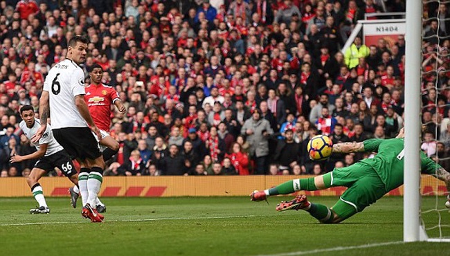 Ảnh bài viết Ten Hag gật đầu, M.U sẵn sàng gây bất ngờ với người cũ Liverpool