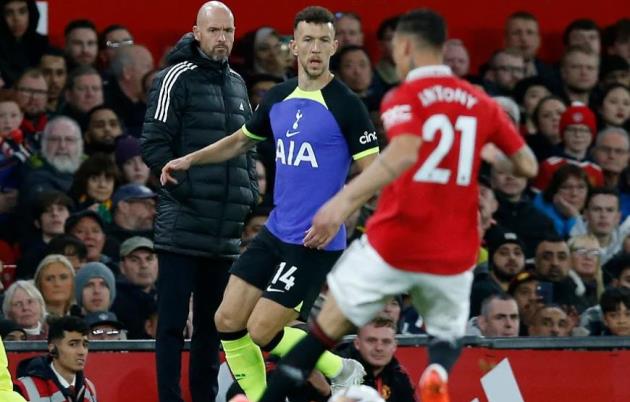 Ảnh bài viết Antony biến 2 cầu thủ Tottenham thành kẻ học việc