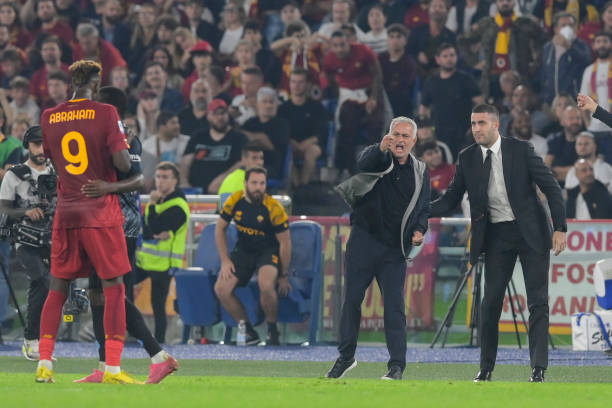 Ảnh bài viết Người cũ M.U hóa tội đồ, Mourinho nhận thất bại trận derby
