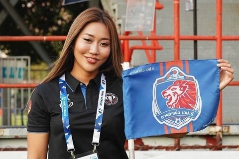 Ảnh bài viết Nữ trưởng đoàn Thái Lan bị phạt vì xúc phạm CĐV