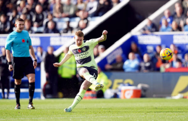 Ảnh bài viết De Bruyne lập siêu phẩm, Man City chiếm ngôi đầu của Arsenal