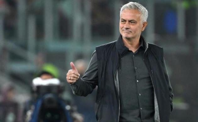 Ảnh bài viết Vào vòng knock-out, Mourinho nhắc đến 'cá mập thất bại' ở C1