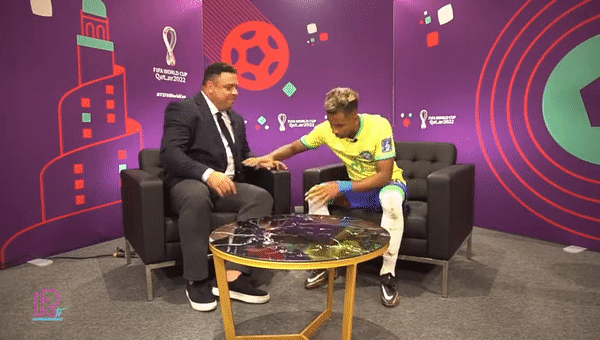 Ảnh bài viết Ronaldo 'béo' bật cười với hành động của tiền đạo Brazil