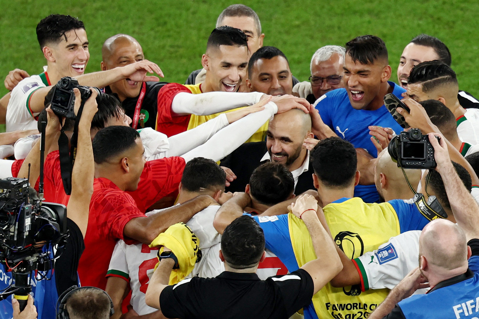 Ảnh bài viết Walid Regragui: Từ 'đầu bơ' đến siêu anh hùng Maroc