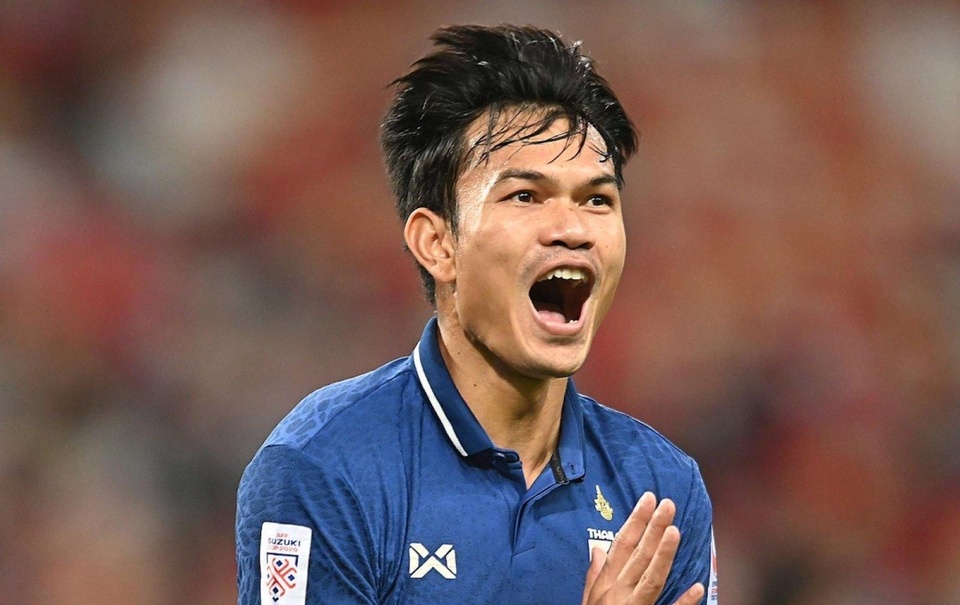 Ảnh bài viết Adisak Kraisorn - từ tội đồ đến niềm hy vọng của Thái Lan