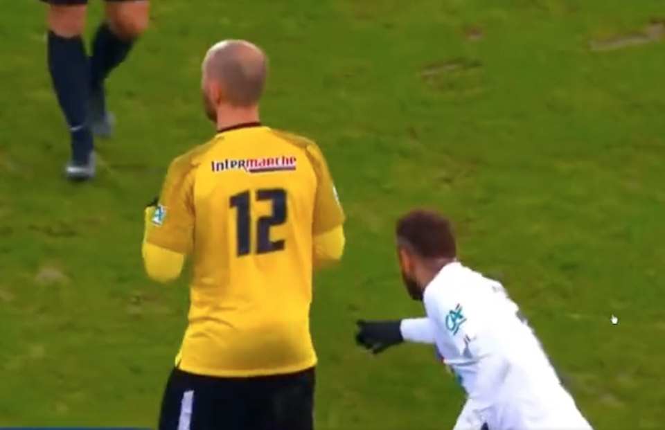 Ảnh bài viết Neymar bị đối phương phớt lờ