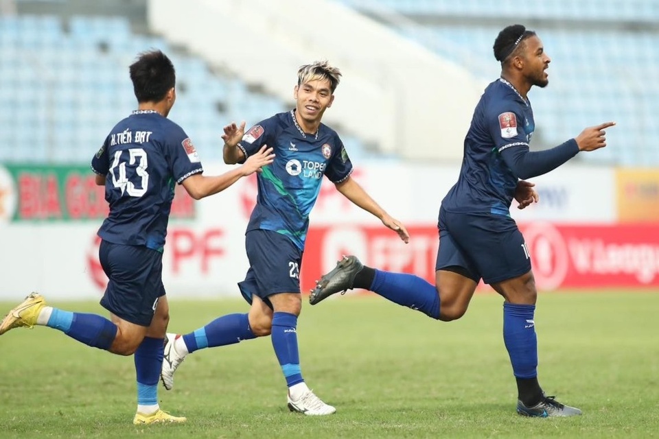 Ảnh bài viết CLB Bình Định chiếm ngôi đầu bảng V-League 2023