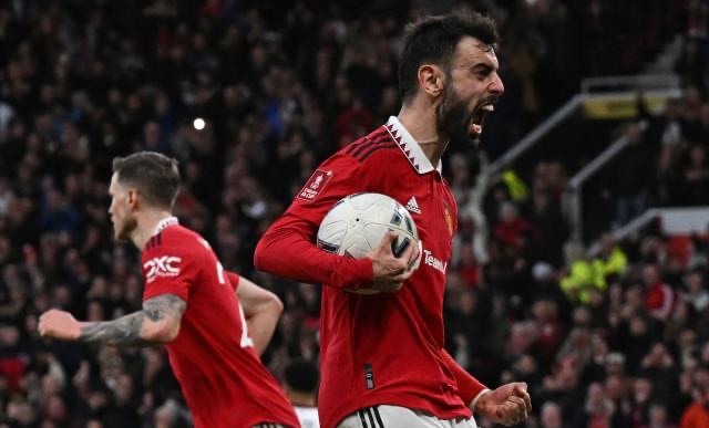 Ảnh bài viết 5 điểm nhấn M.U 3-1 Fulham: Kỷ lục tân binh; Bước ngoặt 3 thẻ đỏ