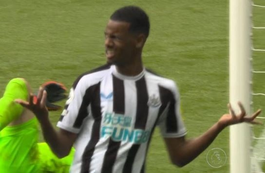 Ảnh bài viết Biểu cảm của cầu thủ Newcastle khi dẫn 5-0 sau 21 phút