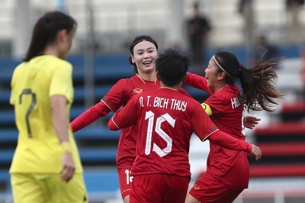 Ảnh bài viết Huỳnh Như tỏa sáng, tuyển nữ Việt Nam thắng Malaysia 3-0