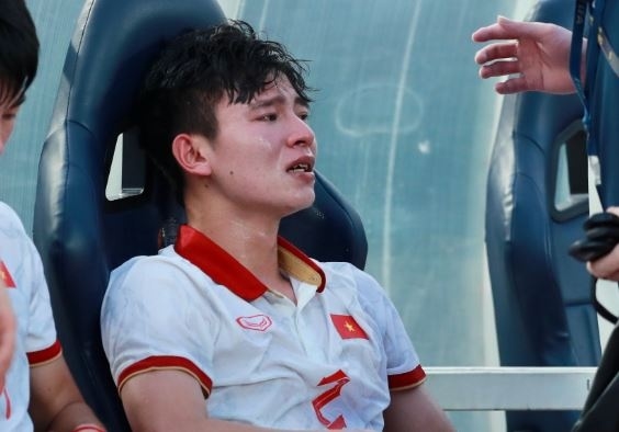Ảnh bài viết Cầu thủ U22 Việt Nam ôm mặt khóc sau trận thua Indonesia