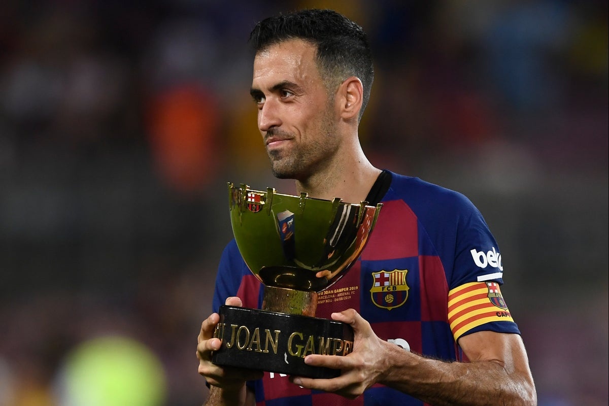 Ảnh bài viết Cú xoay compa của Busquets trở thành hoài niệm