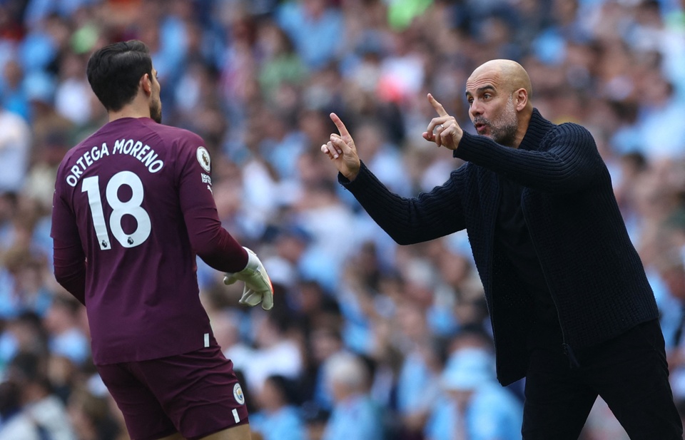 Ảnh bài viết Van Basten chỉ trích Pep Guardiola thiếu chuyên nghiệp