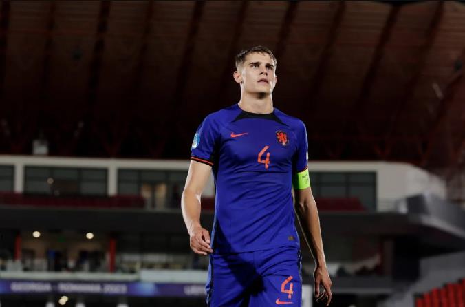 Ảnh bài viết Arsenal tranh mua hậu vệ nhanh hơn cả Vinicius với Tottenham