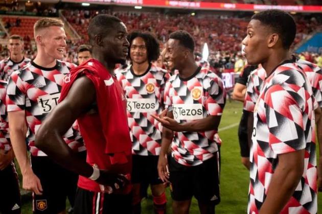 Ảnh bài viết Tại sao 10 cầu thủ chưa bị M.U bán?