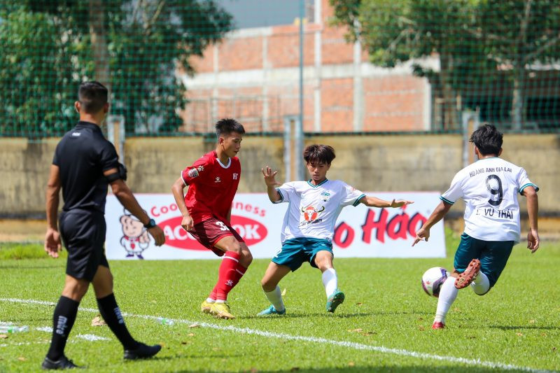 Ảnh bài viết VCK U15 Quốc gia 2023: HAGL, SLNA vào tứ kết