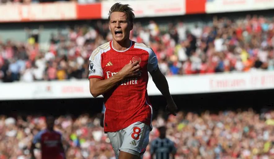 Ảnh bài viết Darren Bent không muốn đổi Odegaard lấy Bellingham