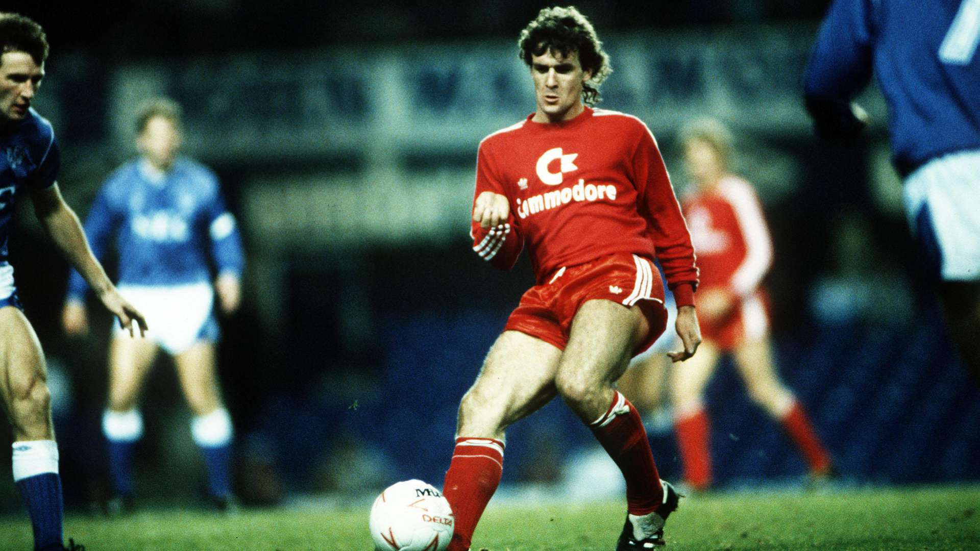 Ảnh bài viết 5 cầu thủ từng khoác áo MU lẫn Bayern: Huyền thoại Quỷ đỏ không ai ngờ