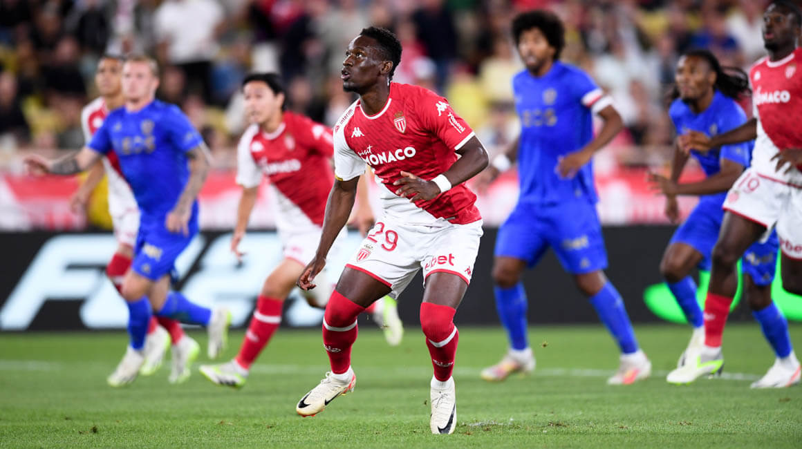 Ảnh bài viết CHOÁNG! Rời Arsenal, thảm họa Balogun đá hỏng 2 quả 11m khiến đội nhà ôm hận