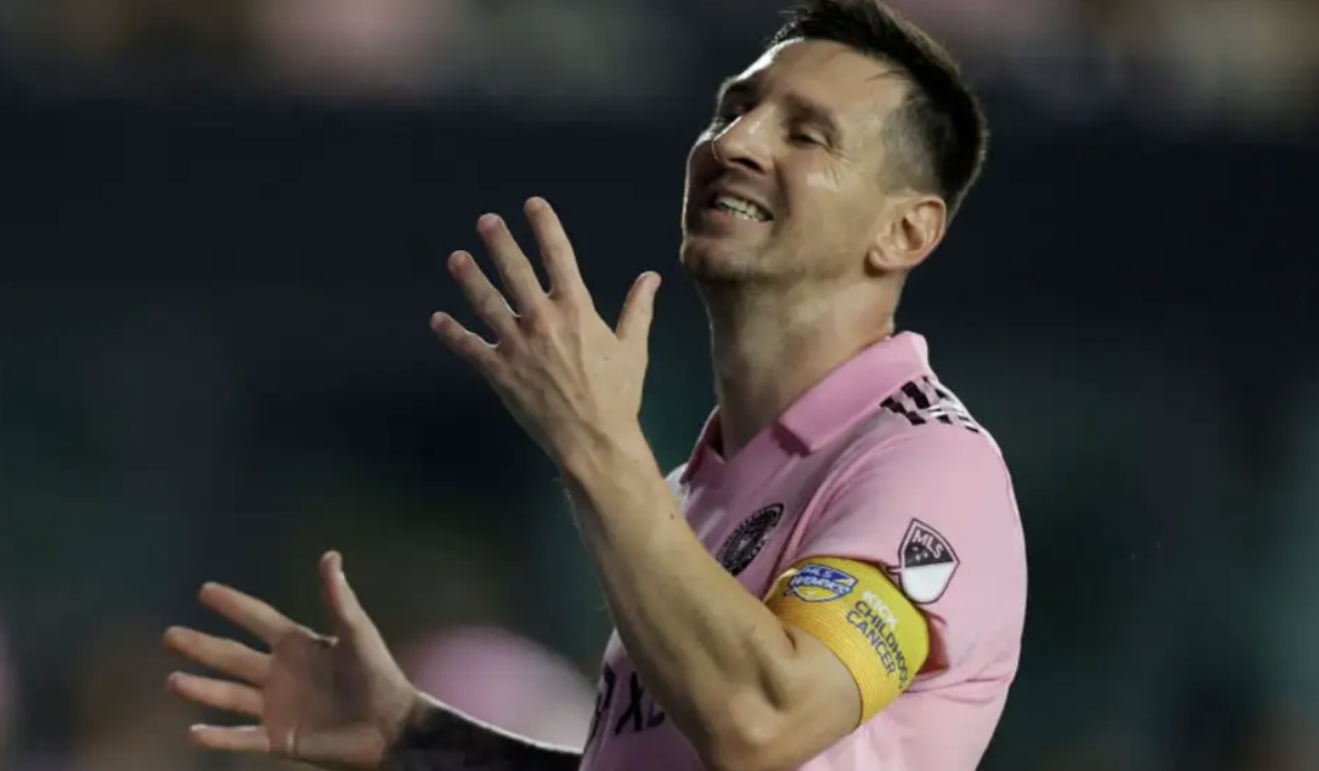 Ảnh bài viết "Thật lạ lùng khi đối thủ muốn Messi ra sân"