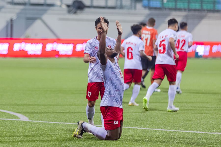 Ảnh bài viết Fan Việt phẫn nộ, CĐV ĐNÁ hả hê sau khi Hải Phòng thua ngược đại diện Singapore