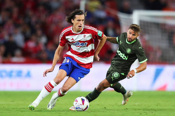 Ảnh bài viết Khủng hoảng bùng nổ, M.U đã mắc sai lầm với Alvaro Fernandez 