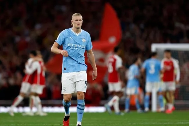 Ảnh bài viết Haaland toát hết mồ hôi vì đụng phải khắc tinh tại Premier League