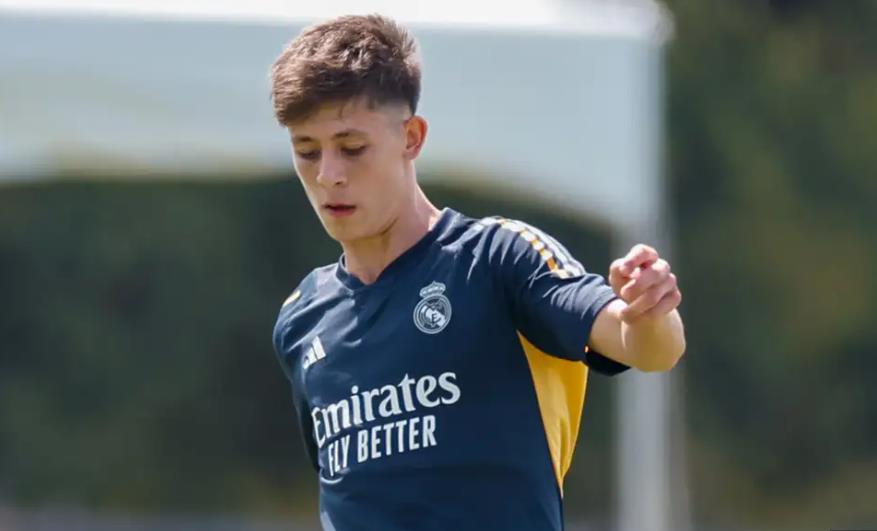 Ảnh bài viết Gundogan so sánh sao Real Madrid với Mesut Ozil