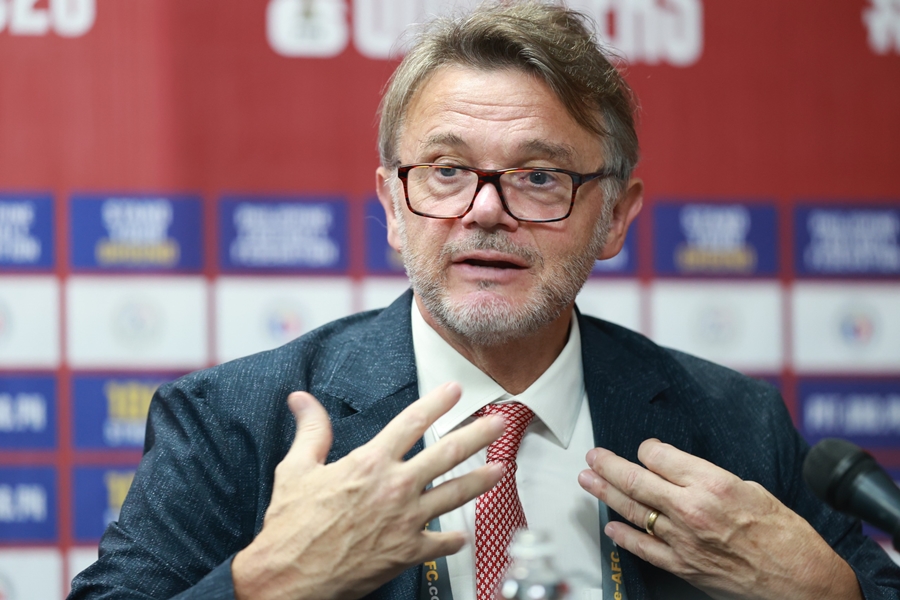 Ảnh bài viết HLV Philippe Troussier nói thẳng lý do không dùng Hoàng Đức