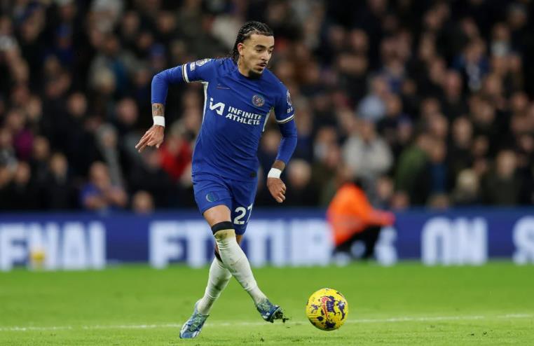 Ảnh bài viết Lee Dixon đưa cầu thủ 20 tuổi của Chelsea 'lên mây'