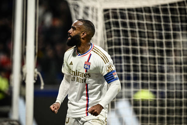 Ảnh bài viết Ngả mũ trước Alexandre Lacazette 