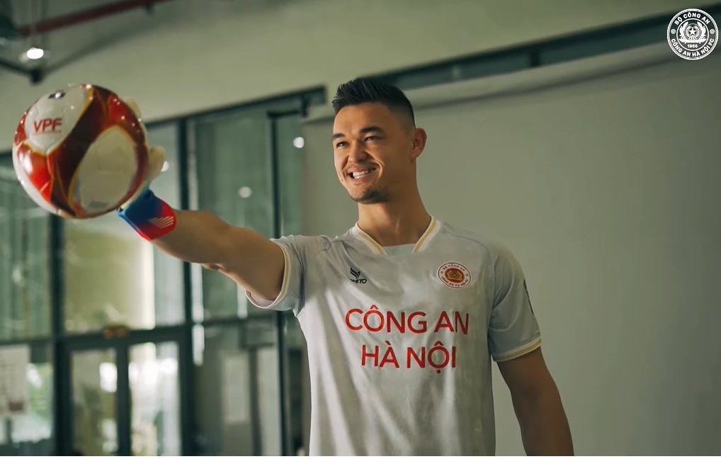 Ảnh bài viết "Hàng ngày, tôi đều được hỏi khi nào có quốc tịch Việt Nam"