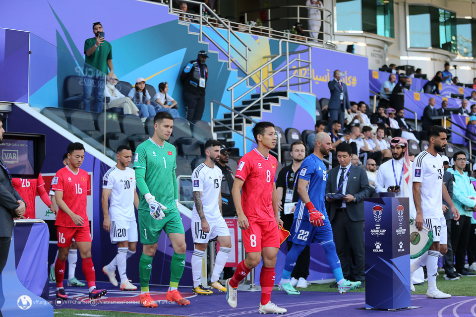 Ảnh bài viết Đấu Việt Nam, báo Indonesia chỉ ra điều khiến HLV Troussier lo sợ