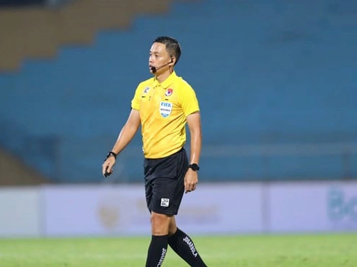 Ảnh bài viết Chủ tịch CLB Thanh Hoá đòi đối thoại trực tiếp với trọng tài