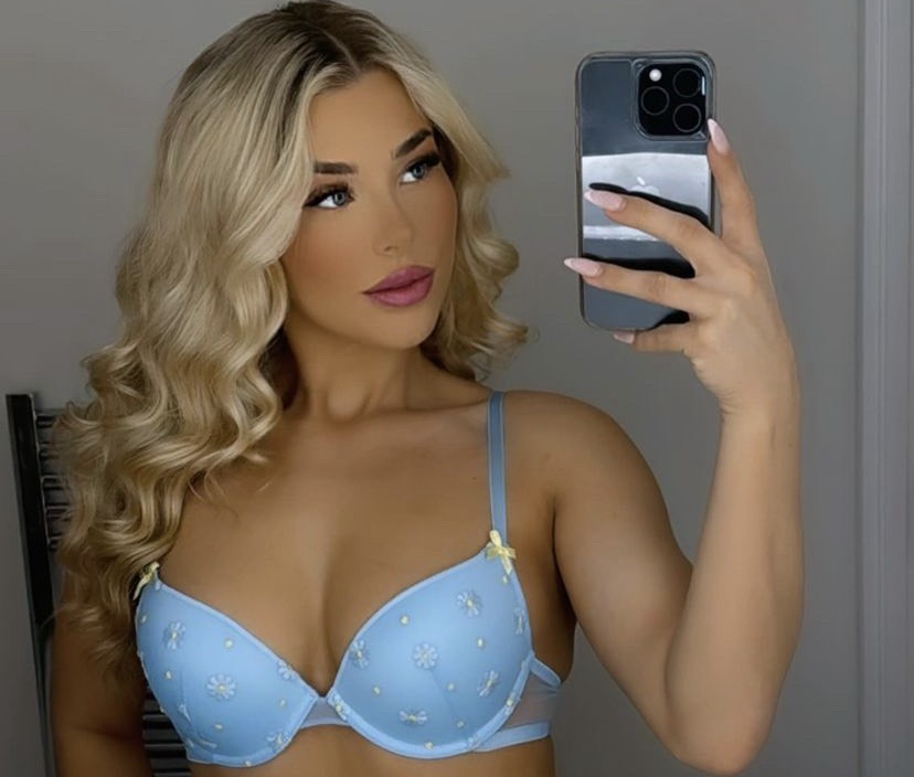 Ảnh bài viết Nữ cầu thủ "OnlyFans" lại khiến cánh mày râu chao đảo