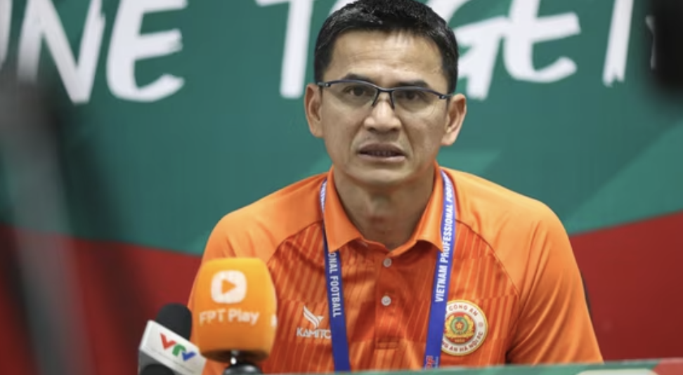 Ảnh bài viết HLV Kiatisak cay đắng tiết lộ lý do thất bại