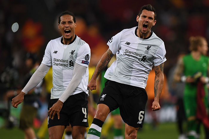 Bộ đôi trung vệ Virgil van Dijk (4) và Dejan Lovren (6) trong trận lượt về với Roma tại bán kết.