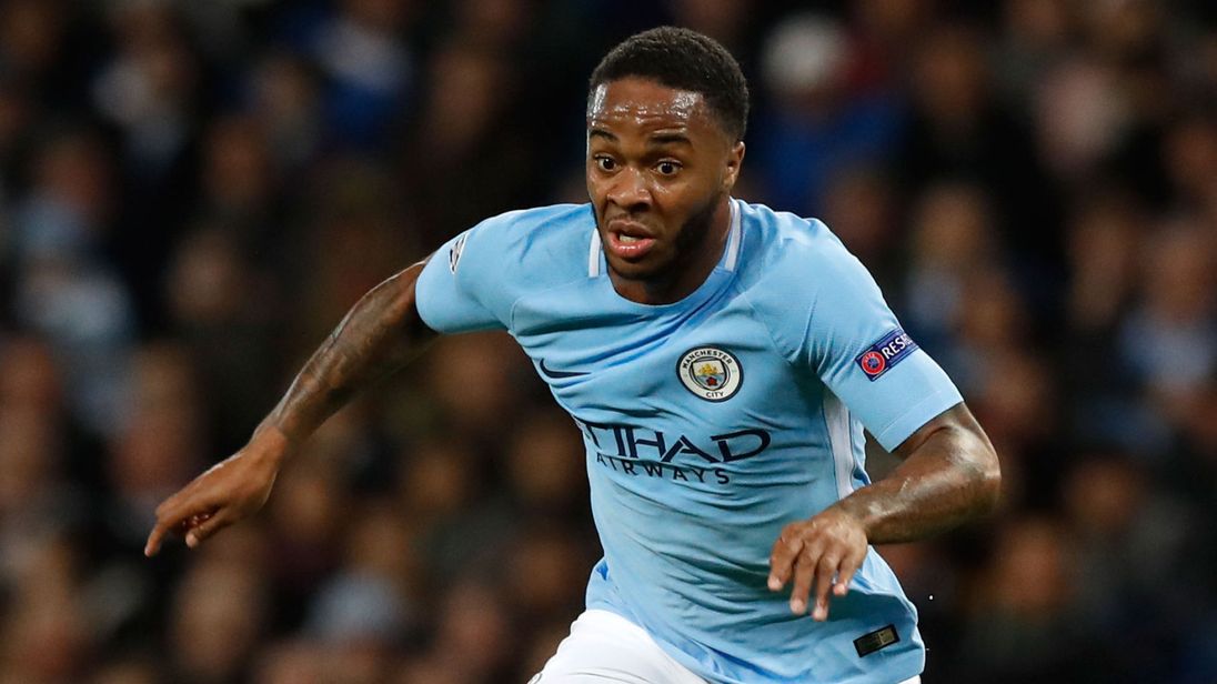 Tiền đạo trái: Raheem Sterling. Sterling thâu tóm 4 chức vô địch Premier League, ghi 131 bàn thắng sau 339 lần xỏ giày ra sân trong màu áo Man City. Mùa hè 2022, Sterling gia nhập Chelsea.
