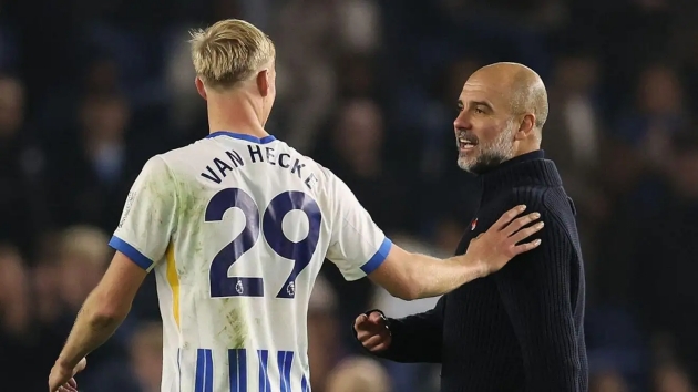 Ảnh bài viết Jan Paul van Hecke tiết lộ cuộc trao đổi bí ẩn với Pep Guardiola