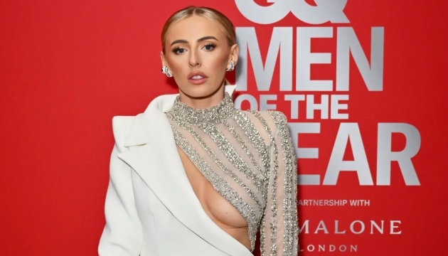 Ảnh bài viết Diện đồ táo bạo, sao nữ tuyển Anh Chloe Kelly lộng lẫy tại GQ Men of the Year