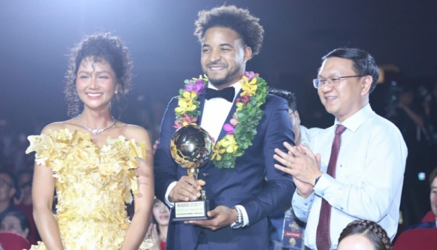 Ảnh bài viết Vượt Sơn Tùng, Nguyễn Xuân Son trở thành người có ảnh hưởng nhất MXH Việt Nam