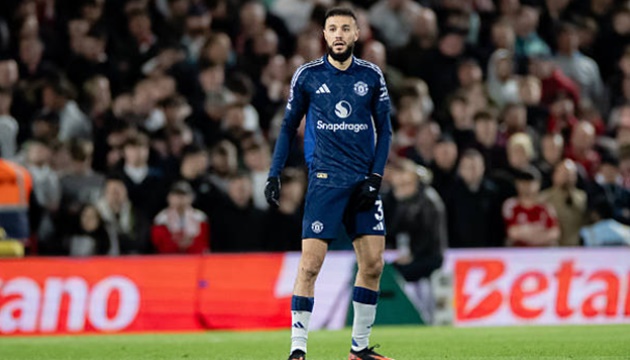 Ảnh bài viết Màn trình diễn tệ hại của Mazraoui 'chôn vùi' hy vọng của Manchester United 