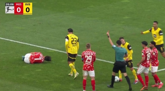 Ảnh bài viết Dortmund bại trận, Nuri Sahin chỉ trích Emre Can