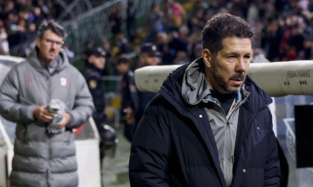 Ảnh bài viết Đá chai nước, Diego Simeone nhận án phạt nghiêm khắc