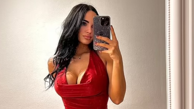 Ảnh bài viết Huyền thoại Real hẹn hò với chân dài nóng bỏng