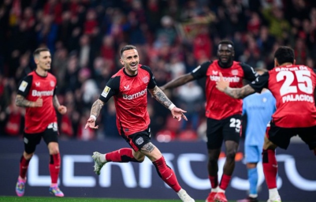 Ảnh bài viết Leverkusen 3-1 Bochum: Siêu phẩm xuất hiện; Phả hơi nóng vào Bayern